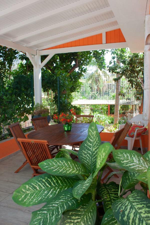 Le Cocon Hotel Le Moule Bagian luar foto
